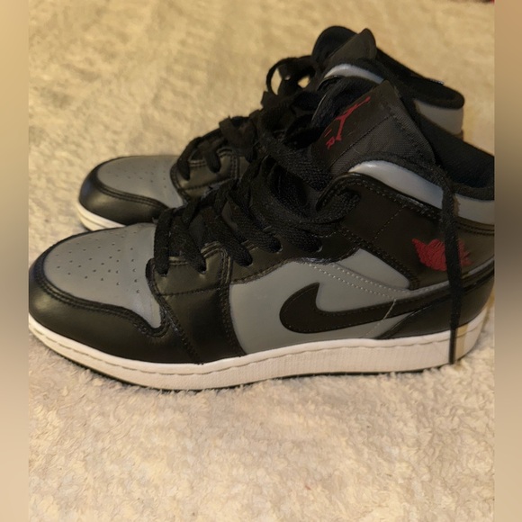 Air Jordan 1 Mid GS ‘shadow’ - Picture 4 of 5